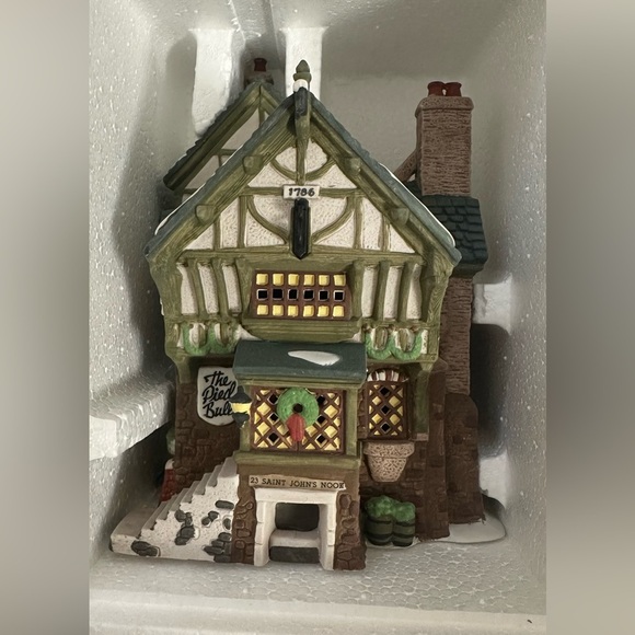 Department 56 The Pied Bull Inn Retired Dickens Village - Picture 5 of 13
